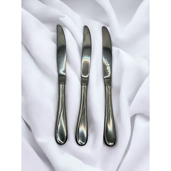 3 Oneida USA SS knives flatware - Picture 1 of 2